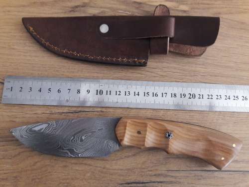 Handmade DAMASCUS Steel Hunting Knife with Wooden handle scales. NEW DESIGN !!!!!