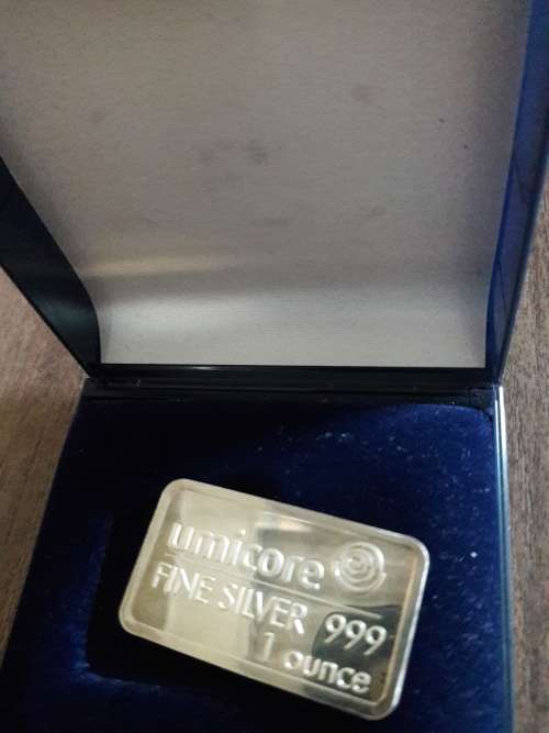1 OZ PURE SILVER BAR, prices are going through the roof, buy now. (COMBINE PARCELS, save on shipping