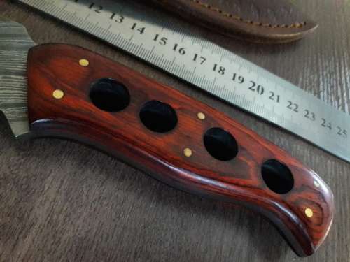 Handmade DAMASCUS Steel Hunting Knife with Wooden handle scales. FULL TANG !!!!!