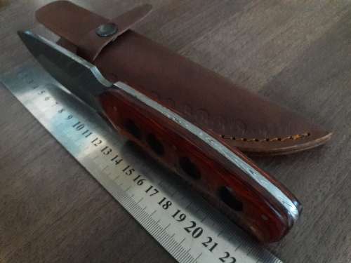 Handmade DAMASCUS Steel Hunting Knife with Wooden handle scales. FULL TANG !!!!!