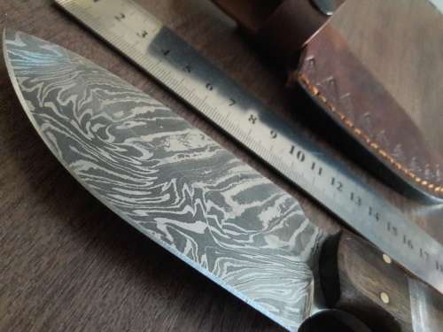 Handmade DAMASCUS Steel Hunting Knife with Wooden handle scales. NEW DESIGN !!!!!