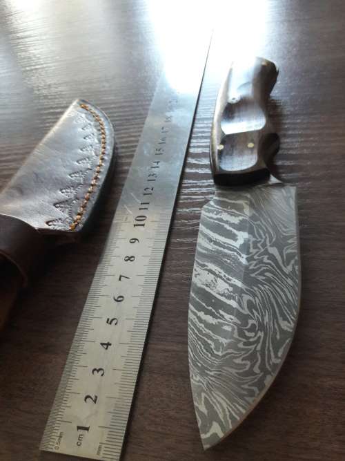 Handmade DAMASCUS Steel Hunting Knife with Wooden handle scales. NEW DESIGN !!!!!