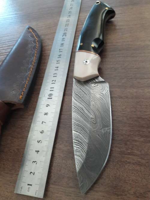 Handmade DAMASCUS Steel Hunting Knife, FULL TANG, Bull horn and Camel Bone handle scales.