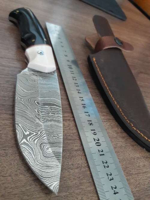 Handmade DAMASCUS Steel Hunting Knife, FULL TANG, Bull horn and Camel Bone handle scales.