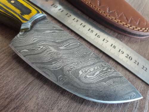 Handmade DAMASCUS Steel Hunting Knife with Wooden handle scales. FULL TANG !!!!!