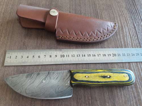 Handmade DAMASCUS Steel Hunting Knife with Wooden handle scales. FULL TANG !!!!!