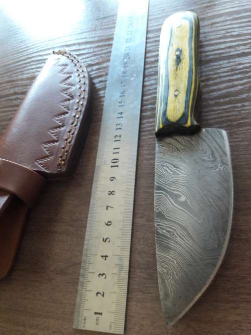 Handmade DAMASCUS Steel Hunting Knife with Wooden handle scales. FULL TANG !!!!!