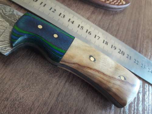 Handmade DAMASCUS Steel Hunting Knife with Wooden handle scales.FULL TANG !!!!!!