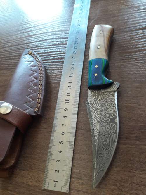 Handmade DAMASCUS Steel Hunting Knife with Wooden handle scales.FULL TANG !!!!!!