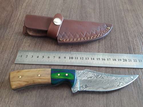 Handmade DAMASCUS Steel Hunting Knife with Wooden handle scales.FULL TANG !!!!!!