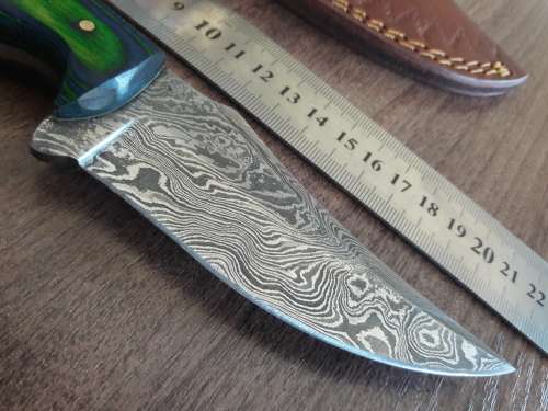 Handmade DAMASCUS Steel Hunting Knife with Wooden handle scales.FULL TANG !!!!!!