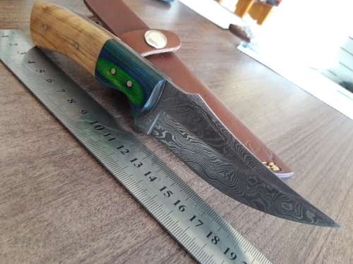 Handmade DAMASCUS Steel Hunting Knife with Wooden handle scales.FULL TANG !!!!!!