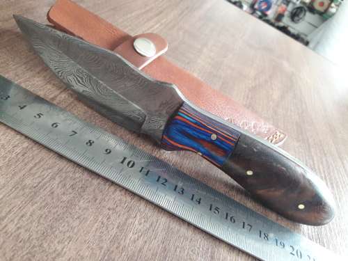 Handmade DAMASCUS Steel Hunting Knife with Wooden handle scales.FULL TANG !!!!!!