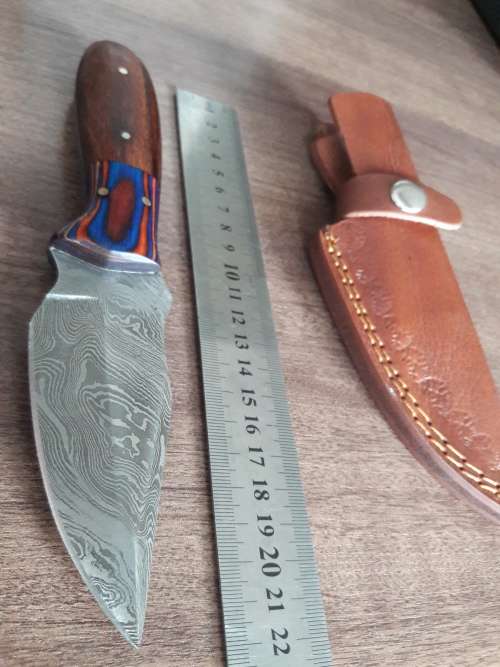 Handmade DAMASCUS Steel Hunting Knife with Wooden handle scales.FULL TANG !!!!!!