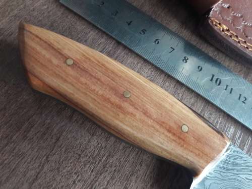 Handmade DAMASCUS Steel Hunting Knife with Wooden handle scales.FULL TANG !!!!!!