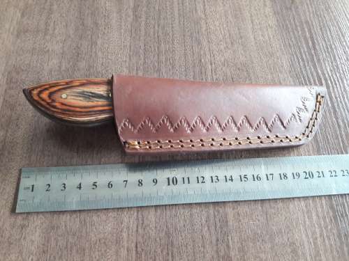 Handmade DAMASCUS Steel Hunting Knife with Wooden handle scales.FULL TANG !!!!!!