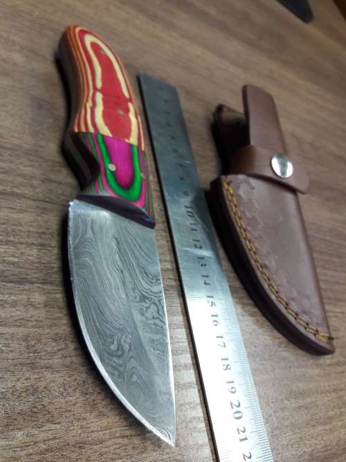 Handmade DAMASCUS Steel Hunting Knife with Wooden handle scales.FULL TANG !!!!!!