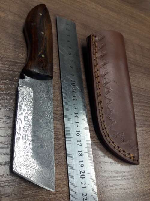 Handmade DAMASCUS Steel Hunting Knife with Wooden handle scales.FULL TANG !!!!!!