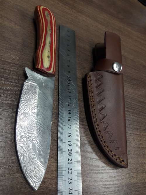 Handmade DAMASCUS Steel Hunting Knife with Wooden handle scales.FULL TANG !!!!!!