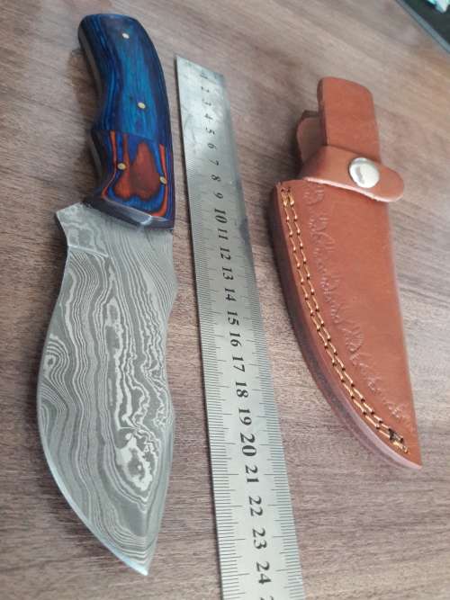 Handmade DAMASCUS Steel Hunting Knife with Wooden handle scales.FULL TANG !!!!!!
