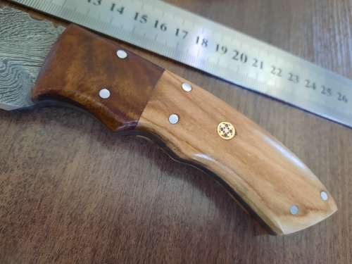 Handmade Damascus steel HUNTING  knife with WOODEN handle scales.
