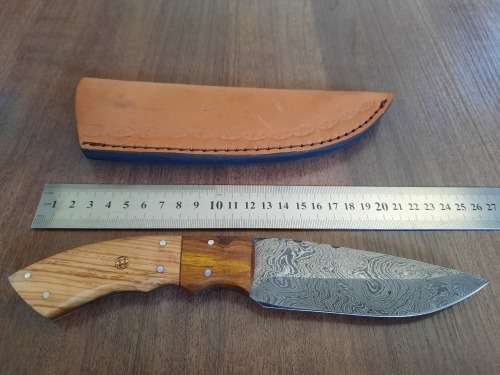 Handmade Damascus steel HUNTING  knife with WOODEN handle scales.