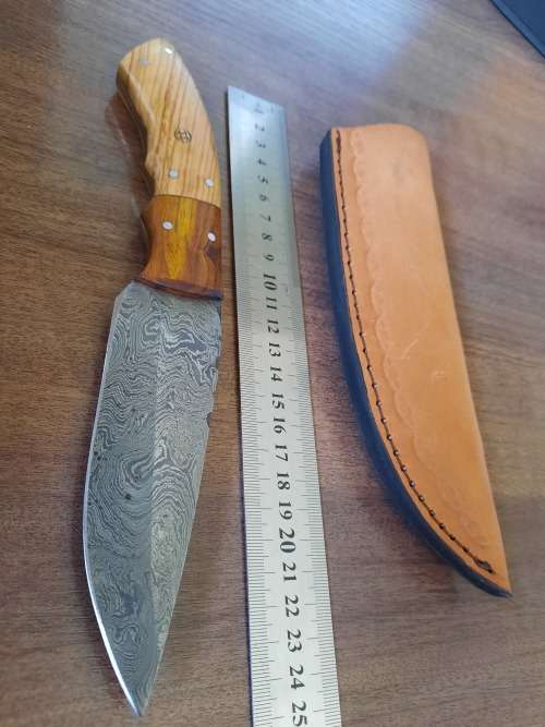 Handmade Damascus steel HUNTING  knife with WOODEN handle scales.