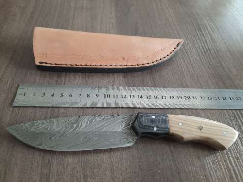 Handmade Damascus steel HUNTING  knife with WOODEN handle scales.