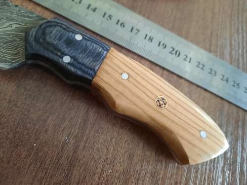 Handmade Damascus steel HUNTING  knife with WOODEN handle scales.