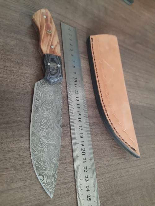 Handmade Damascus steel HUNTING  knife with WOODEN handle scales.