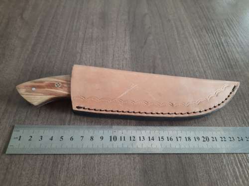 Handmade Damascus steel HUNTING  knife with WOODEN handle scales.