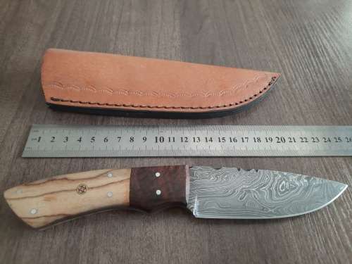 Handmade Damascus steel HUNTING  knife with WOODEN handle scales.