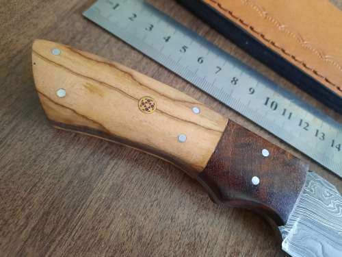 Handmade Damascus steel HUNTING  knife with WOODEN handle scales.