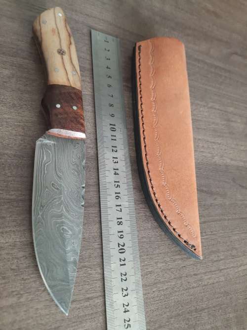 Handmade Damascus steel HUNTING  knife with WOODEN handle scales.