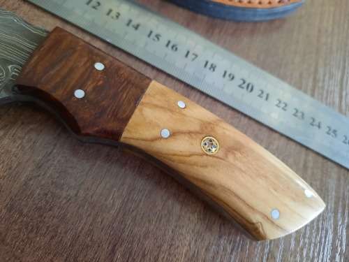 Handmade Damascus steel HUNTING  knife with WOODEN handle scales.