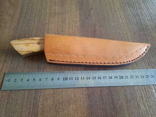 Handmade Damascus steel HUNTING  knife with WOODEN handle scales.