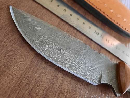 Handmade Damascus steel HUNTING  knife with WOODEN handle scales.