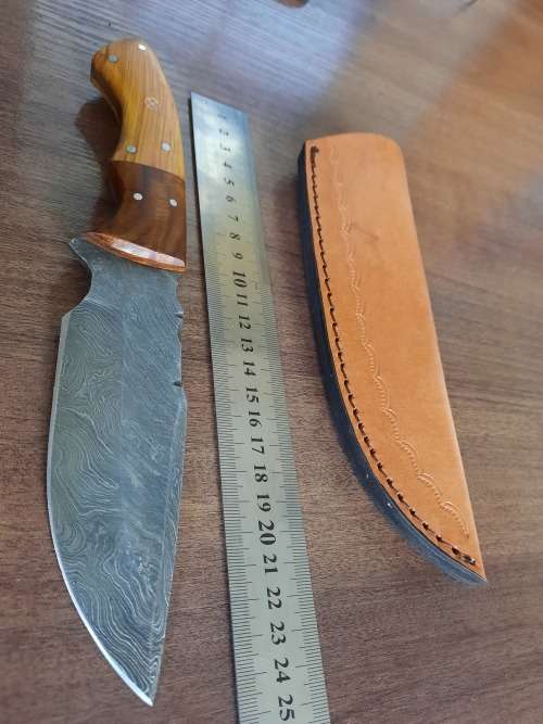 Handmade Damascus steel HUNTING  knife with WOODEN handle scales.