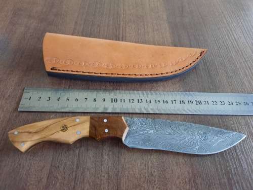 Handmade Damascus steel HUNTING  knife with WOODEN handle scales.