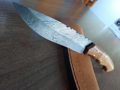 Handmade Damascus steel HUNTING  knife with WOODEN handle scales.