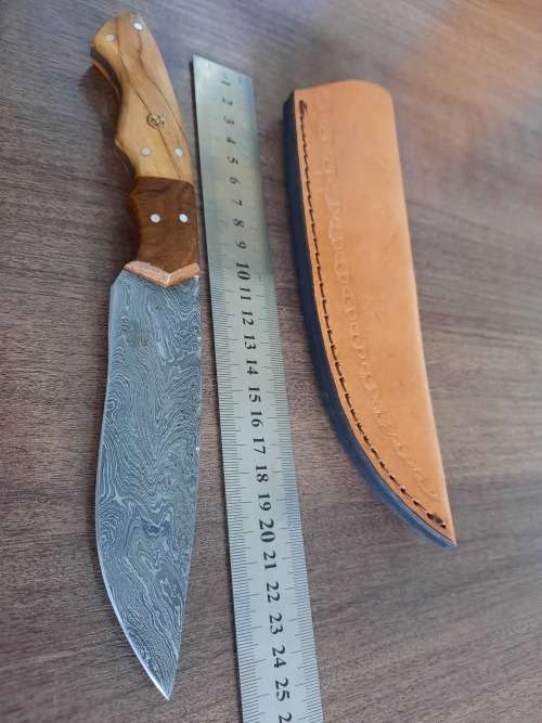 Handmade Damascus steel HUNTING  knife with WOODEN handle scales.