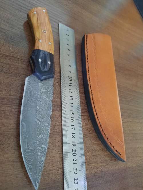 Handmade Damascus steel HUNTING  knife with WOODEN handle scales.