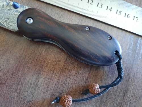 Damascus VG-10 Stainless Steel folding knife, RAZOR Sharp, New Stock,  Sandalwood handle scales.