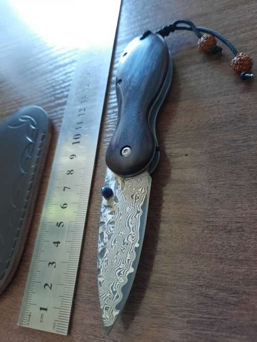Damascus VG-10 Stainless Steel folding knife, RAZOR Sharp, New Stock,  Sandalwood handle scales.