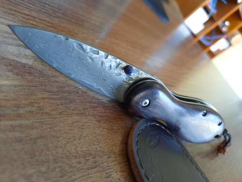 Damascus VG-10 Stainless Steel folding knife, RAZOR Sharp, New Stock,  Sandalwood handle scales.