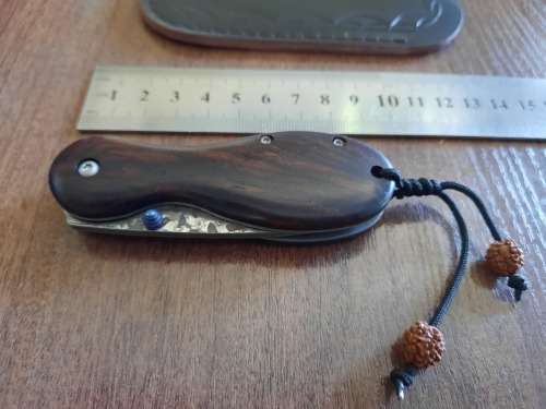 Damascus VG-10 Stainless Steel folding knife, RAZOR Sharp, New Stock,  Sandalwood handle scales.