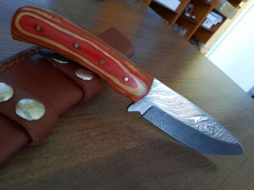 Handmade Damascus steel HUNTING  knife with WOODEN handle scales.