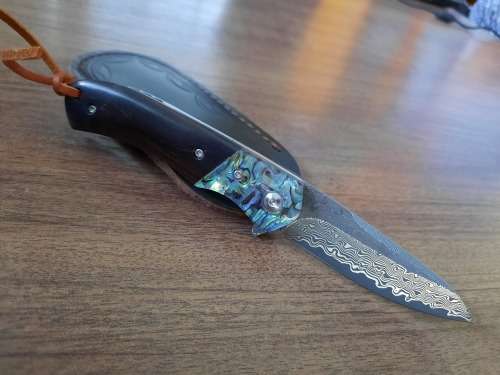 Damascus VG-10 Stainless Steel folding knife, RAZOR Sharp, EBONY WOOD & Shell handle.