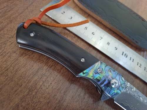 Damascus VG-10 Stainless Steel folding knife, RAZOR Sharp, EBONY WOOD & Shell handle.