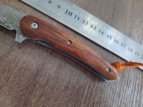 Damascus VG-10 Stainless Steel folding knife, RAZOR Sharp, New Stock, High Quality, Rosewood handle.